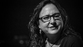 Baskitská spisovatelka Miren Agur Meabe ve svém románu vychází z vlastní zkušenosti s operovaným okem. Foto: David Konečný